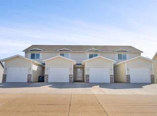 722 Prairie Meadow Dr, Blue Grass, IA 52726
