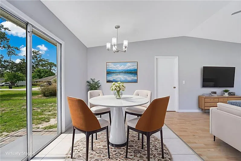 2 bed, 925 sqft, $2,305 — Photo 4