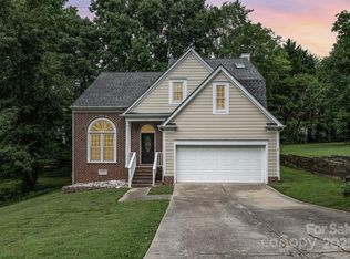 7114 Kinsmore Ln, Charlotte, NC 28269