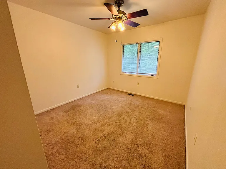 321 Shenandoah Cir — Photo 9