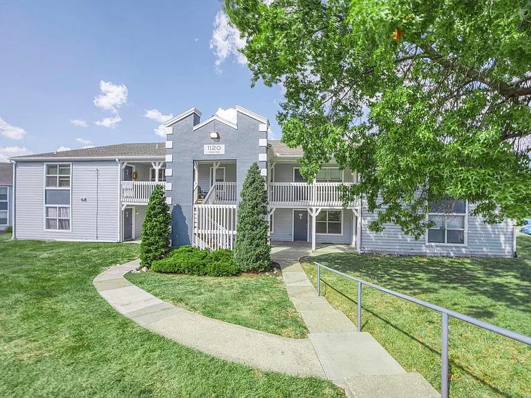 Pheasant Run Apartments — Photo 12