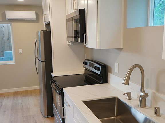 5th image of 7221 Jacmar Ave #7223
