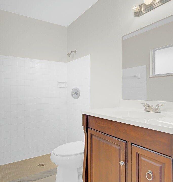 1st image of 2022 SE Oxmoor Terrace