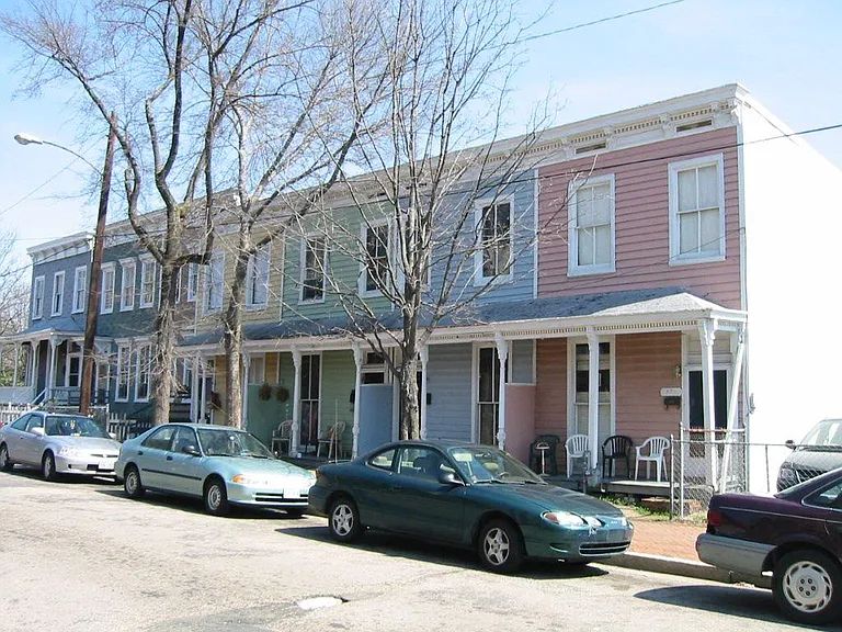 233 S Laurel St — Photo 1