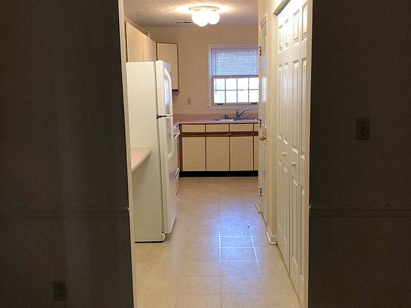 5th image of 424 Harrodsburg Ln #F