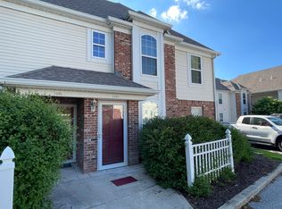 653 Forest Glen Dr, Valparaiso, IN 46385