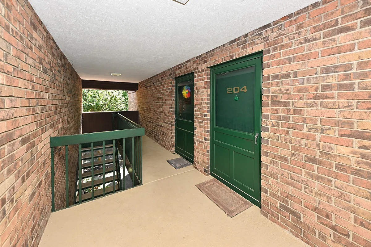 1 bed, 966 sqft, $2,500 — Photo 2