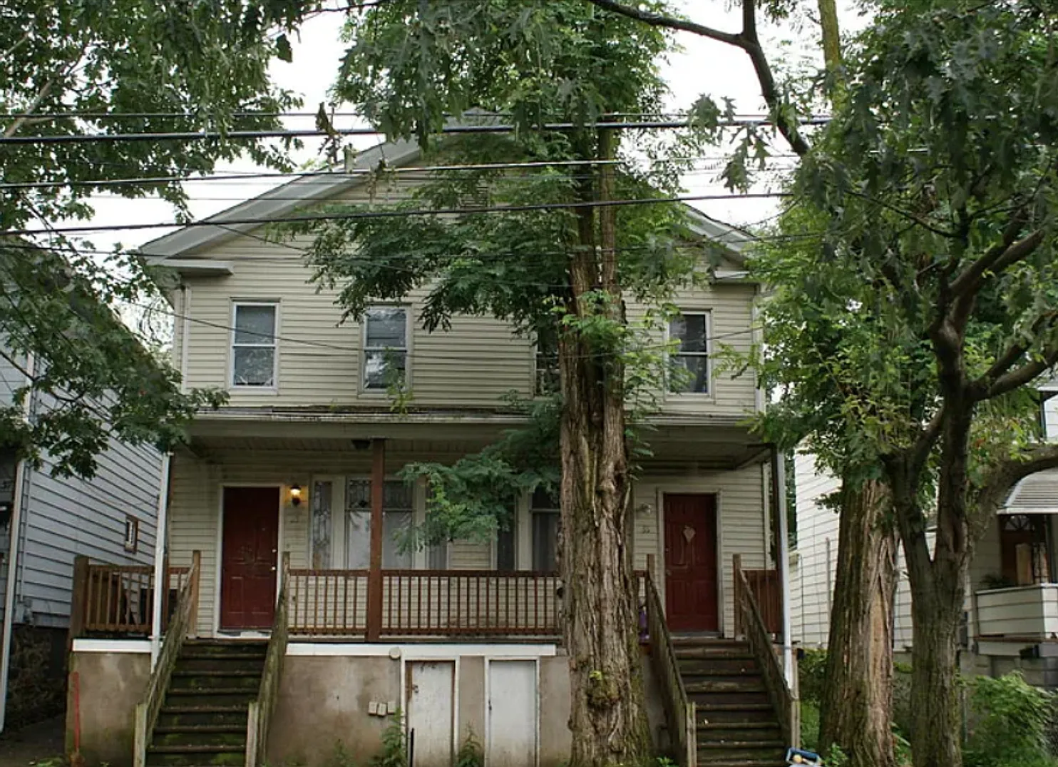 33-35 N Meade St — Photo 1