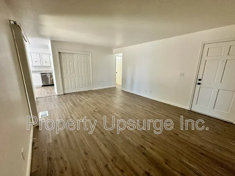 1063 Del Sol Pl #B — Photo 14