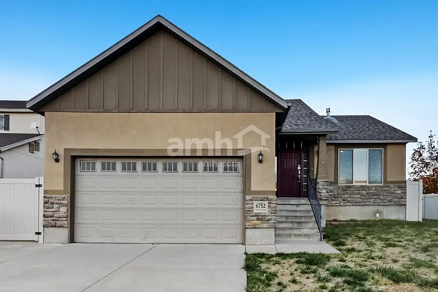 6752 S Majestic Loop Rd