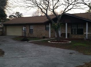 32560 Lakeshore Dr, Tavares, FL 32778