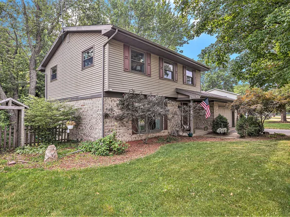 450 Sherman Dr, Marshall, MI 49068