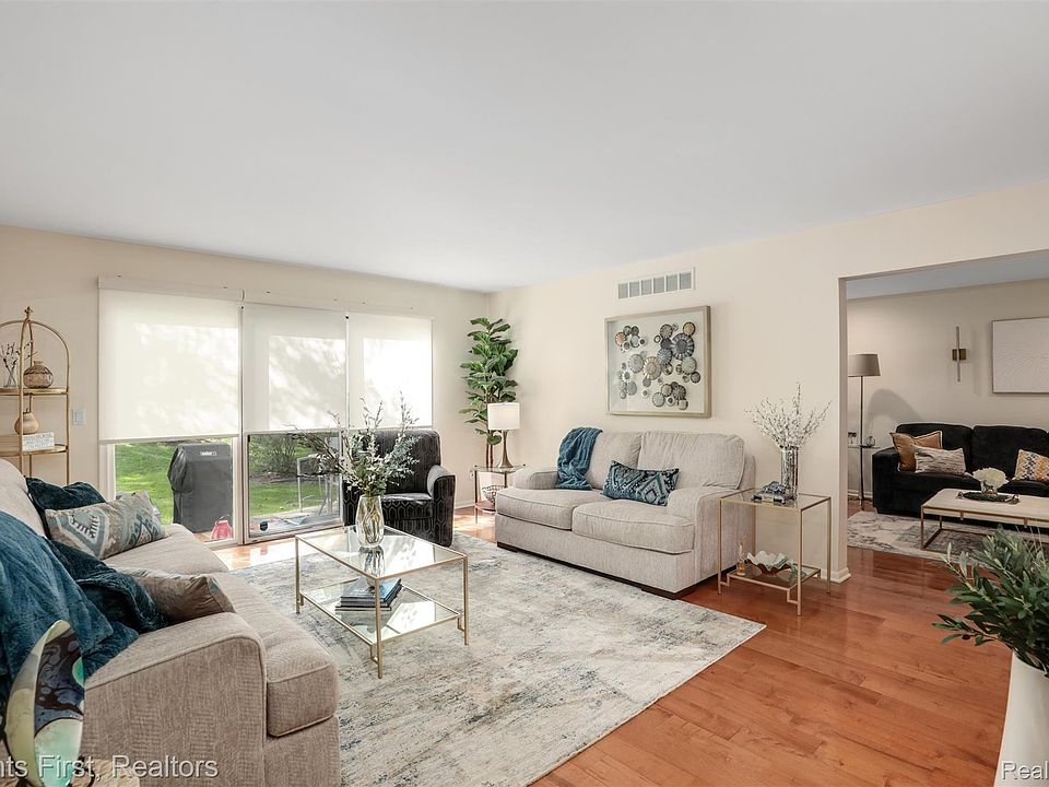 7589 Danbury Cir, photo 6
