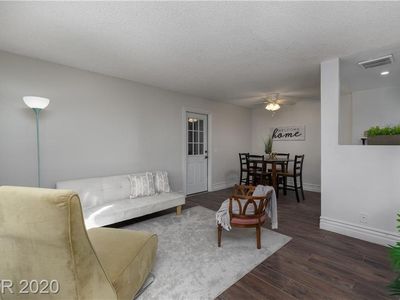 3676 Villa Knolls East Dr, Las Vegas, NV, 89120