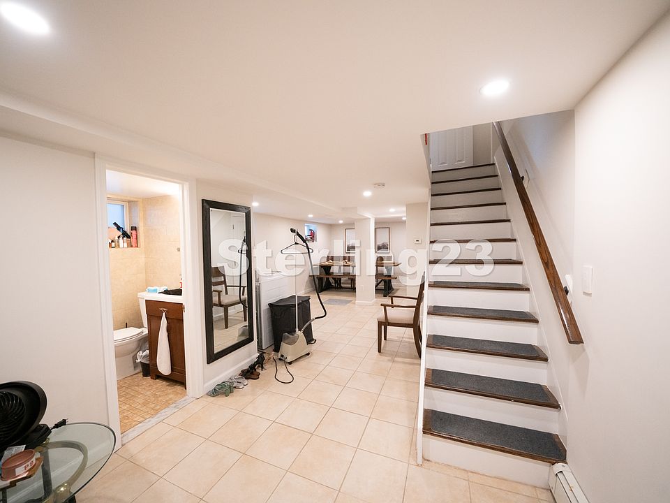 1st image of 25-12 46th St #3