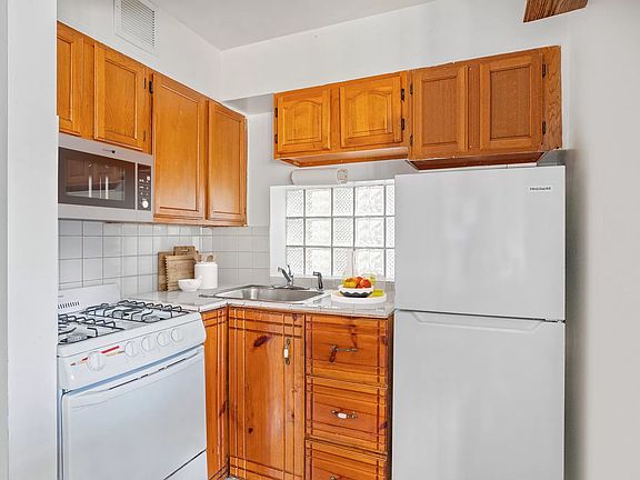 3rd image of 95-18 42nd Ave #1