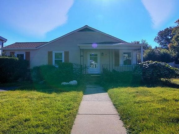 3rd image of 1213 Clagett Dr