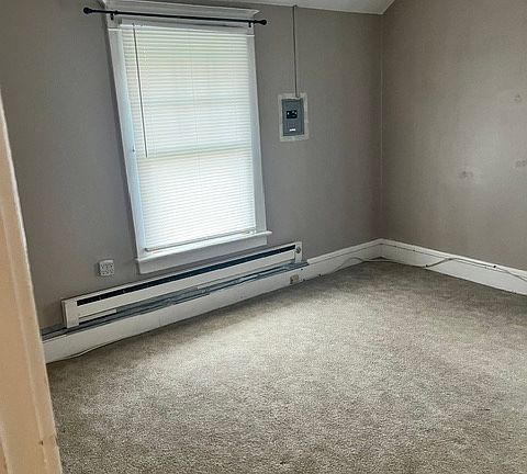 3rd image of 2935 Meyer Ave Floor 2