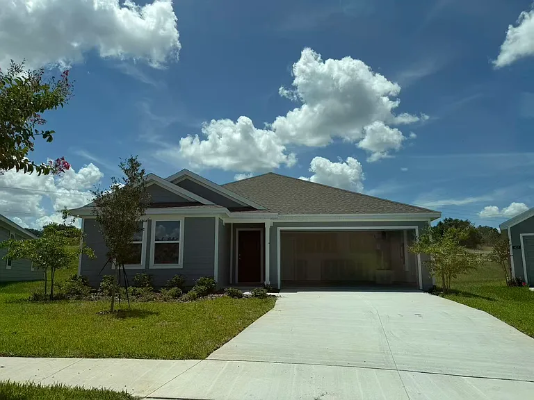 435 Artemis St — Photo 2