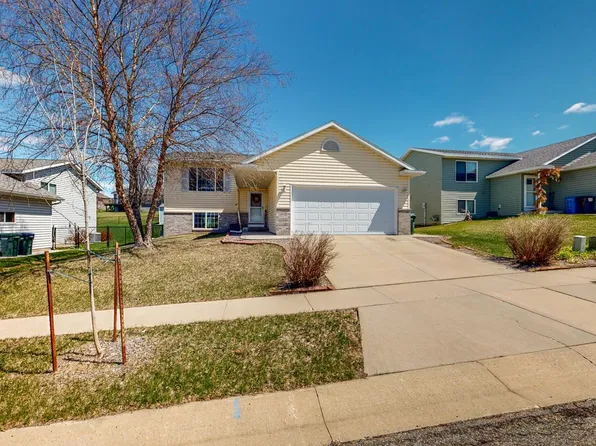 5278 King Arthur Dr NW, Rochester, MN 55901