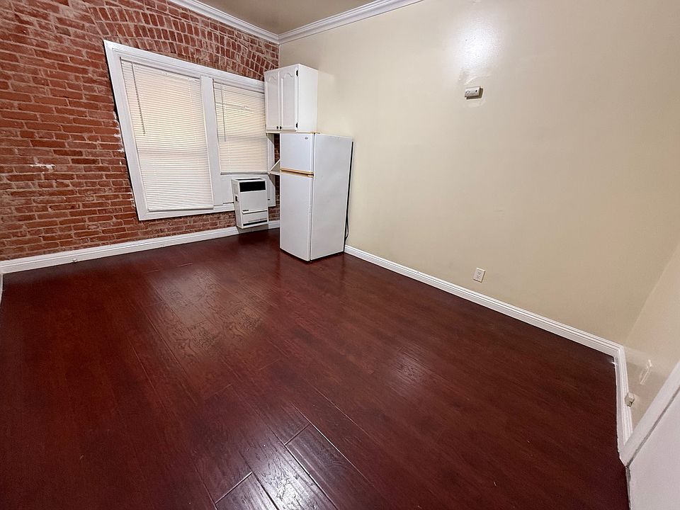 1st image of 504 S Bonnie Brae St #229