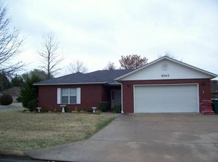 2003 S Tampa Ave, Russellville, AR 72802