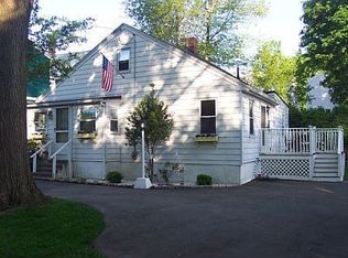 294 Billings Rd, Quincy, MA 02170