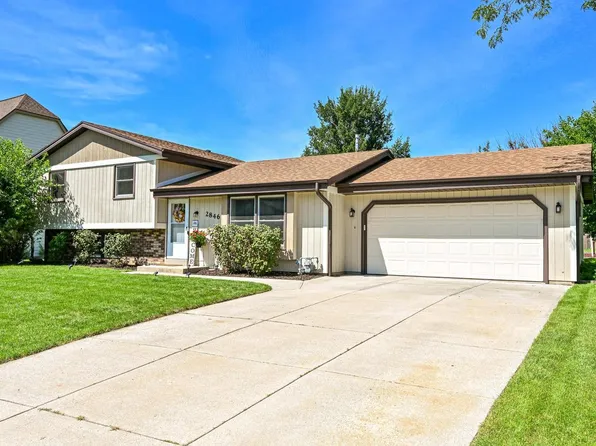 2846 W Briarwood DRIVE, Franklin, WI 53132