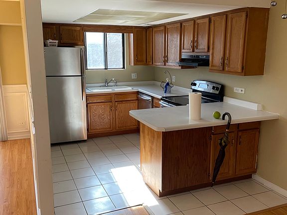 2nd image of 4959 134th Pl APT 3C