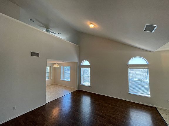 3rd image of 3830 Castle Rock Cv