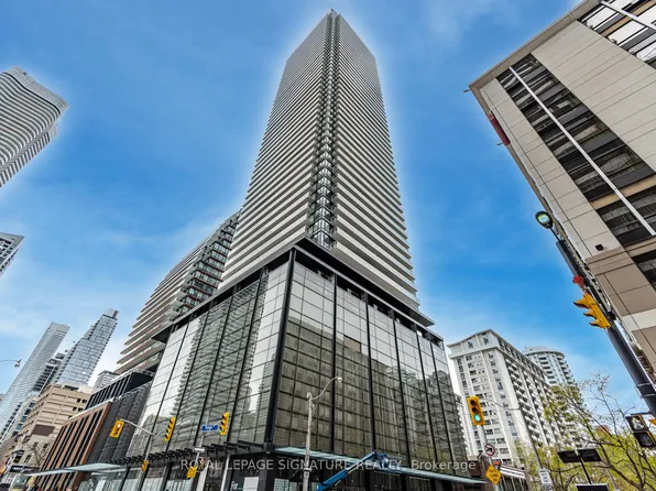 501 Yonge St #5204, Toronto, ON M4Y 0G8