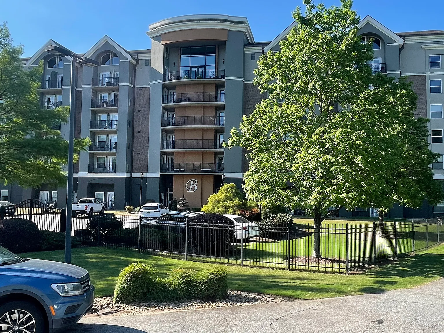 1001 S Church St — Photo 1