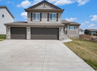 8121 S 198th Ave, Gretna, NE 68028