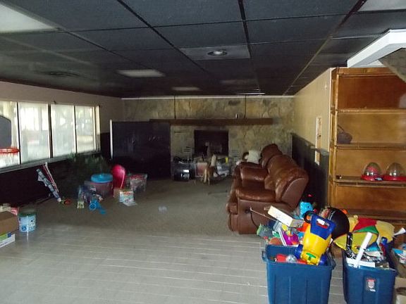 3rd image of 387 Bevens Ln