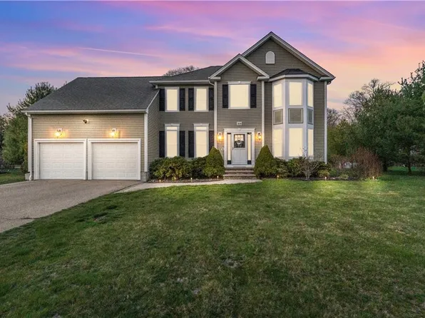 368 Cottrell Rd, Tiverton, RI 02878