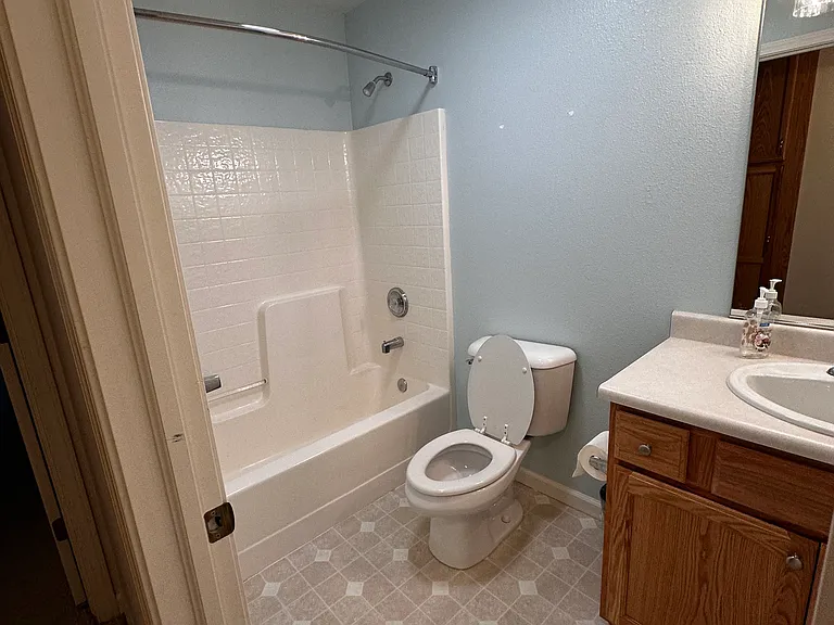 320 Elderberry Ln — Photo 8