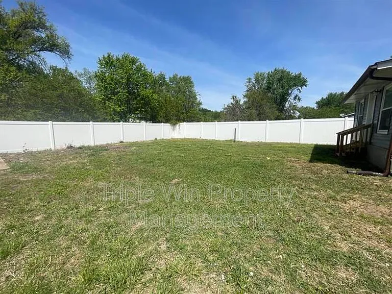 2415 Stoney End Ct — Photo 6