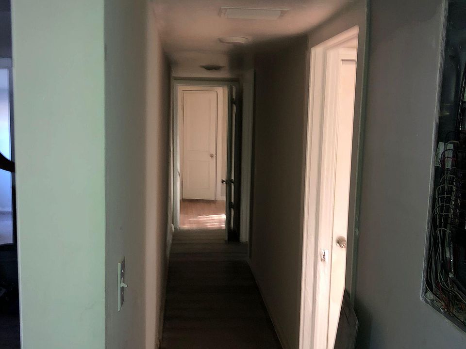 1st image of 1550 E 20th St