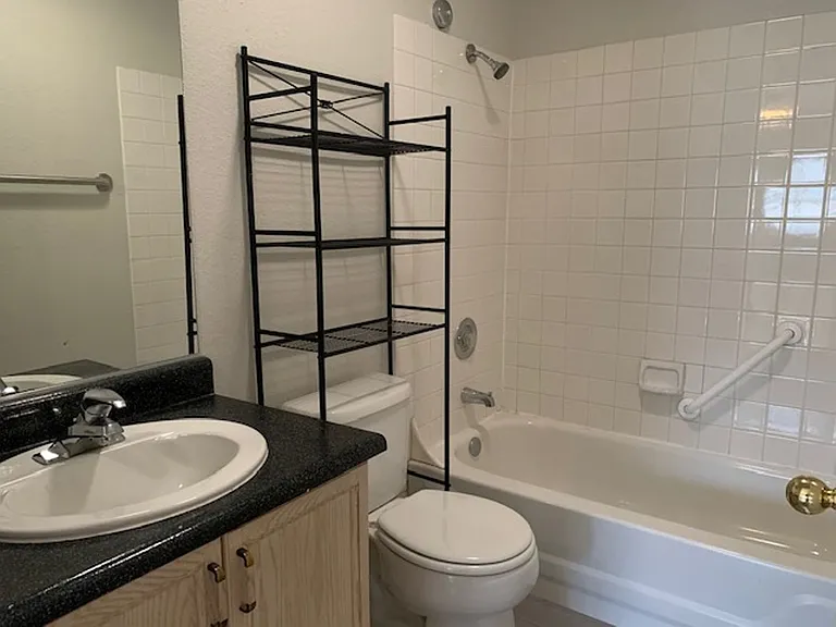 7604 Almeria Ave — Photo 5