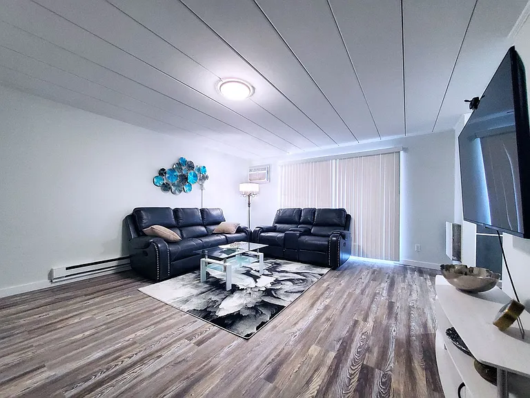 Shorewood Apartments — Photo 52