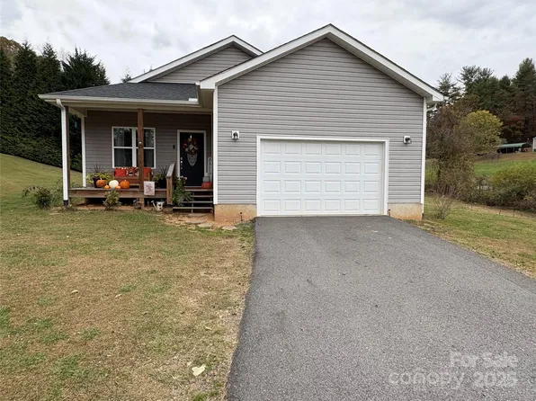 10 Scarlett Ridge Dr, Marshall, NC 28753