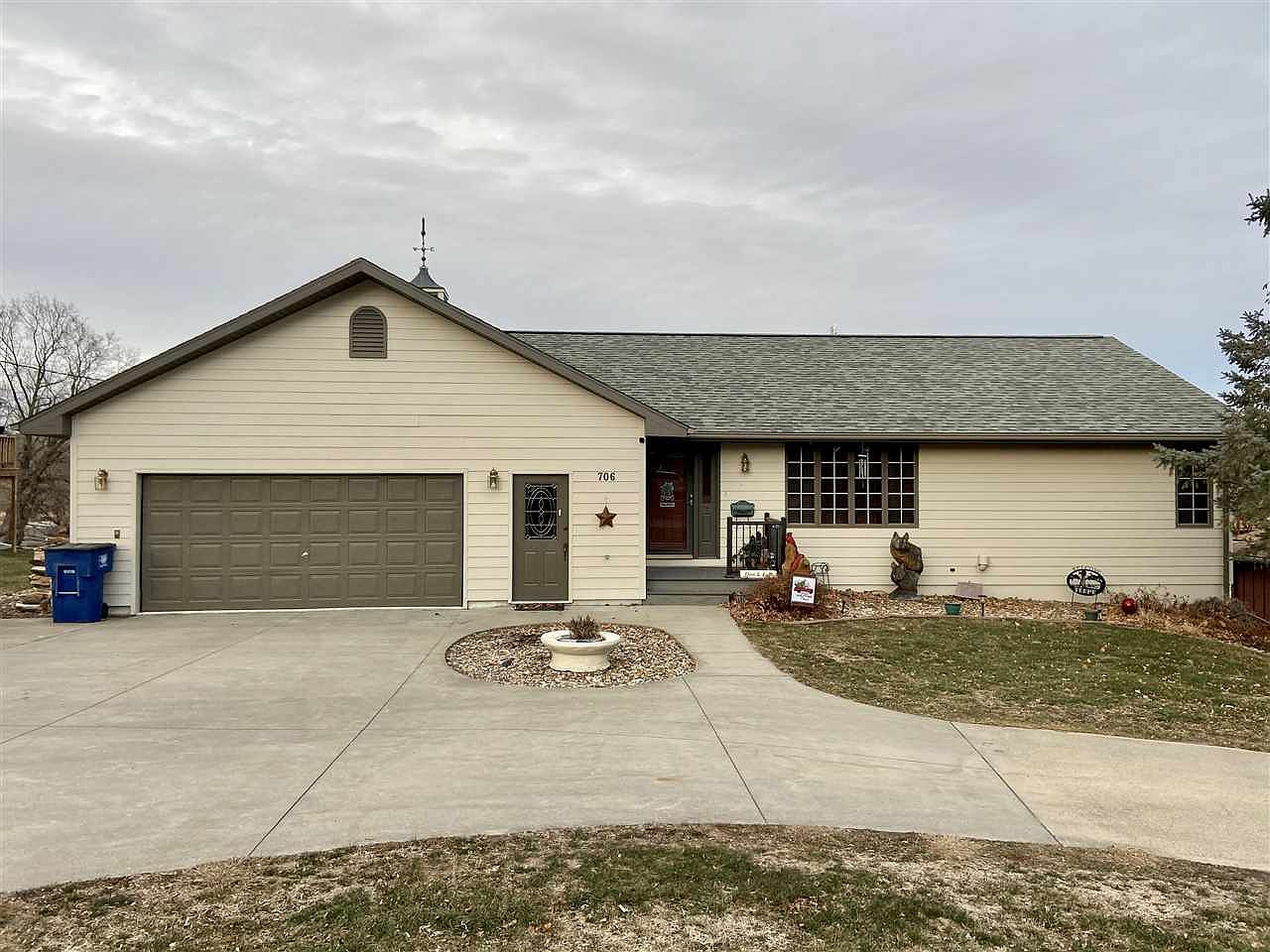 706 4th St NW, Nora Springs, IA 50458 Zillow