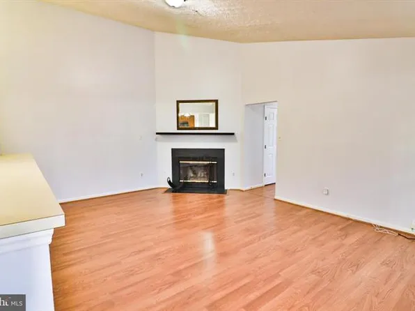 13110 Briarcliff Ter APT 610, Germantown, MD 20874