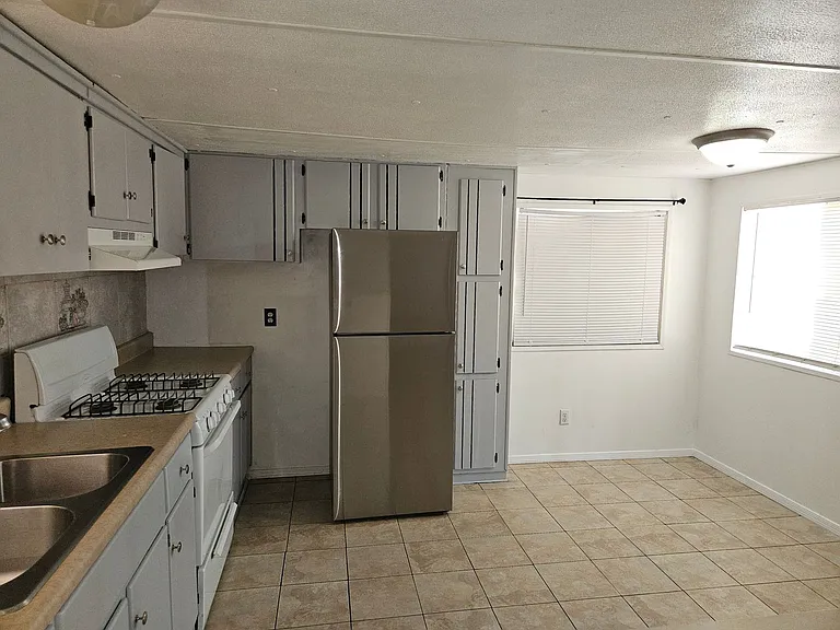 1900 Diamond Dr — Photo 6