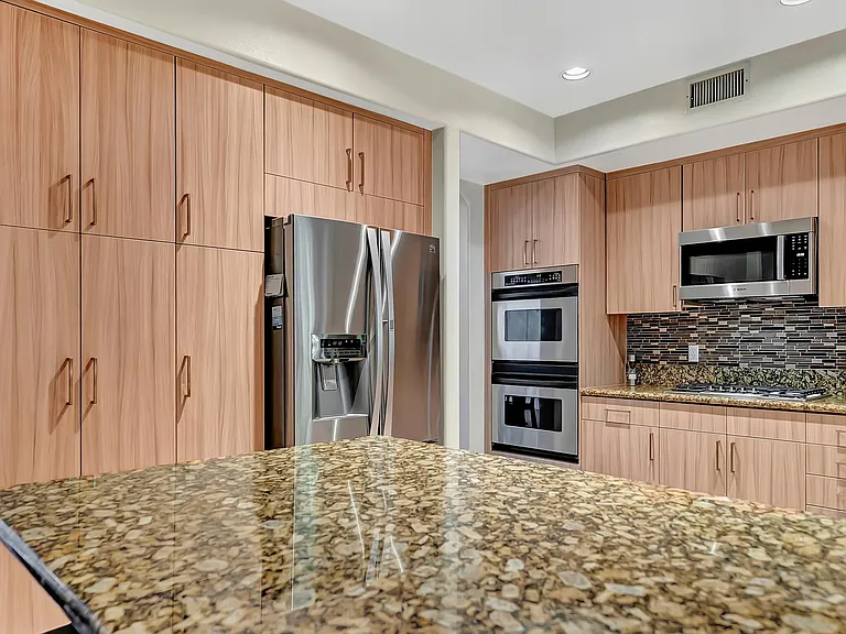 19316 Lavi Ct — Photo 38