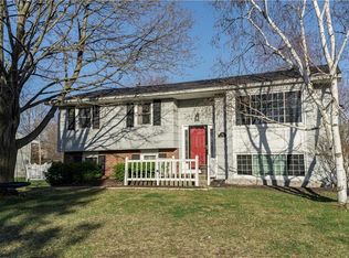 50 Sweet Briar Knl, Henrietta, NY 14467