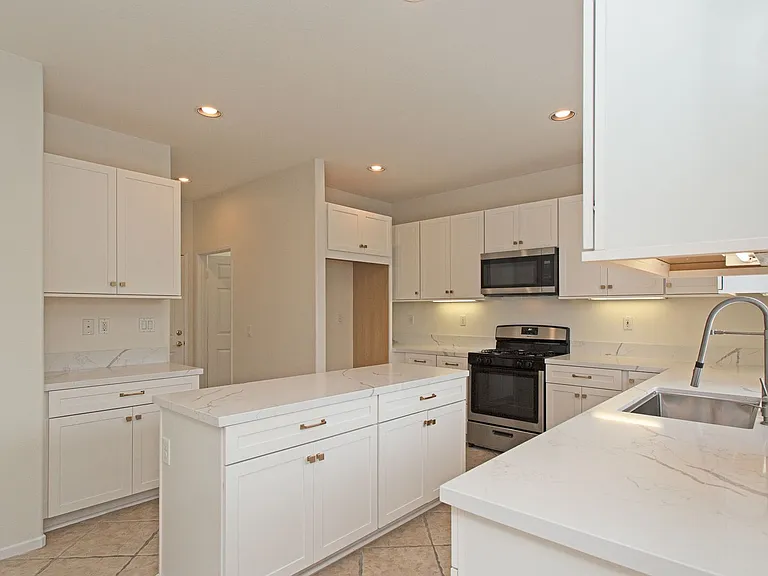 2159 Island Shore Way — Photo 11