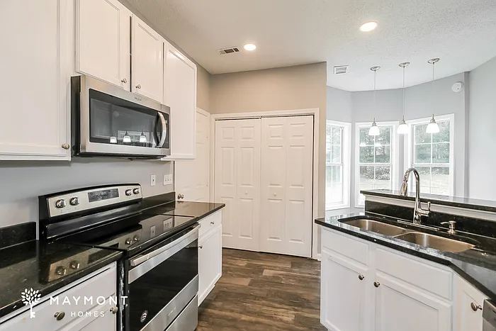 6616 Wellesley Dr — Photo 9