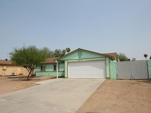 3rd image of 1923 N 70th Dr
