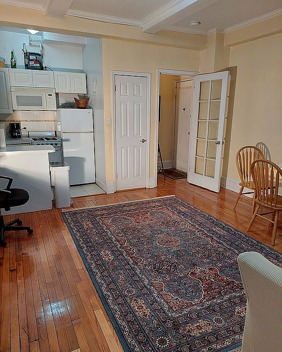 1st image of 17 W 64th St #1D